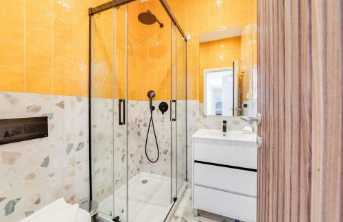 Cozy Coastal Getaway 3BR Apartment in Estoril - Foto 8