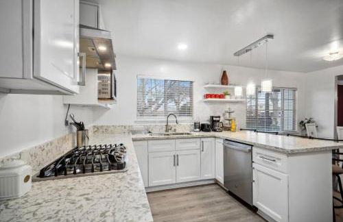 Cozy single story 2 bdrm family home near the BLVD - Foto 8