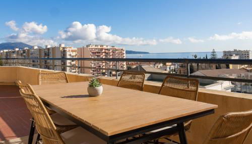 Vue mer sublime, terrasse ensoleillée et parking - Photo 3