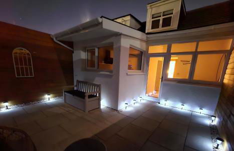 Newly Renovated Gem - Free Parking & Modern Comfort - Foto 53