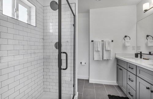 Stylish Phoenix Suite by Zenia Stays - Central & Cozy Escape - Foto 38