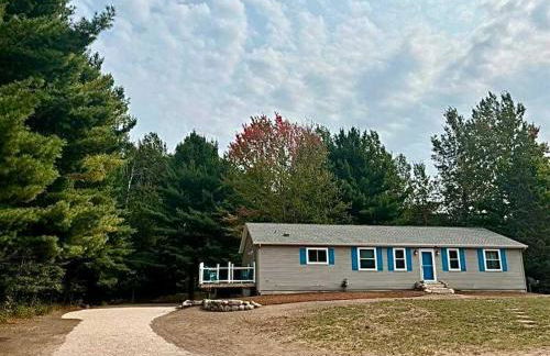 Spacious Leelanau home near the best of Michigan - Foto 49