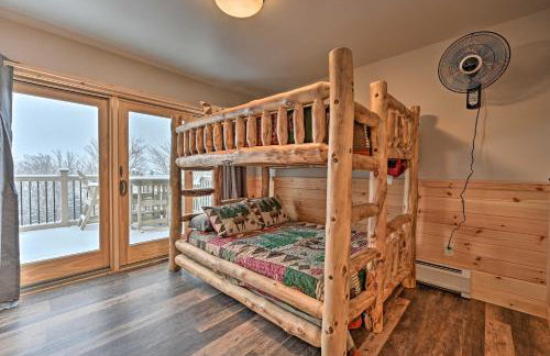 Rustic 3-Story Pittsburg Cabin with Lake and Mtn Views - Foto 18