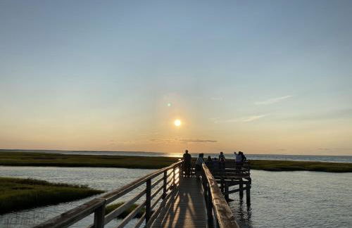 A Cozy Cape house steps to Restaurants & Beaches ~1.4 miles down scenic roads - Foto 47