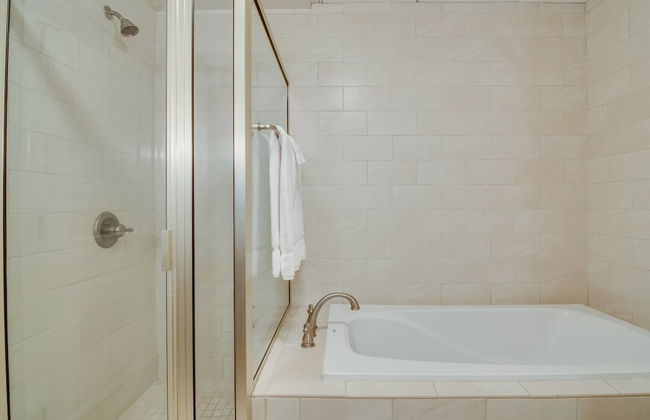 Bluebird Suites near AutoZone Park - Foto 38