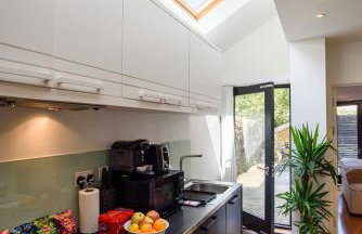 Oakfield Premier Apartments-High Speed WiFi-Smart SelfCheckIn-Central Cardiff Gem - Photo 25