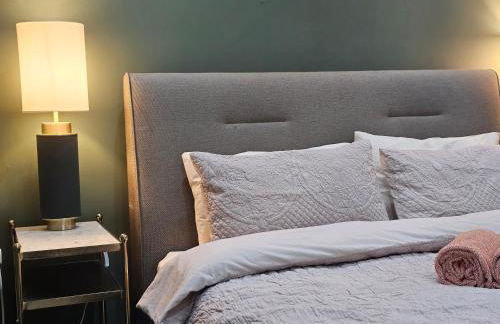 StayZen Apartments - Private Garden & Free Parking Ground Floor Central Woking - Business & Leisure - Photo 31