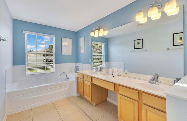 Windsor Hills 6BR Home Pool Spa Private Theater - Foto 17