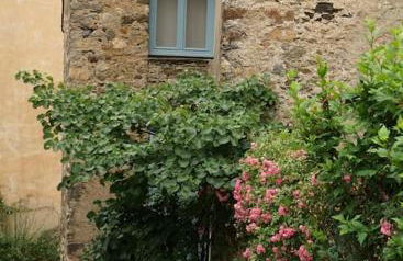 Une tiny house dans le coeur d'un ancien village. - Foto 1