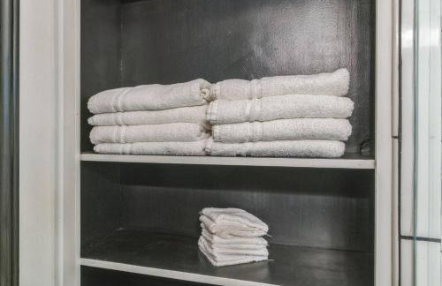 Stylish Family Fun! Pool, Hot Tub, Volley Ball, Arcade & Boat Parking - Foto 47