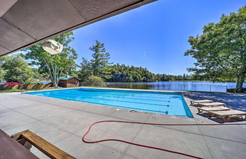 On-Site Lake and Pool Access Cabin in Newland! - Foto 37