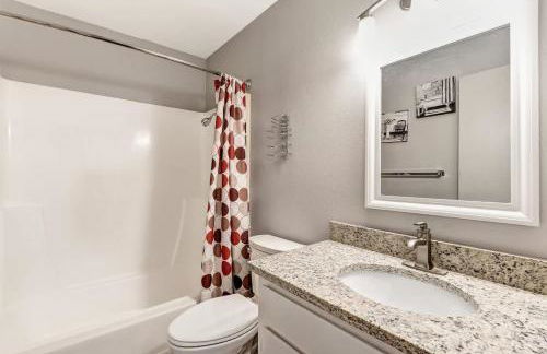 Riverfront Condo with Amazing View - Downtown Bend - Foto 18