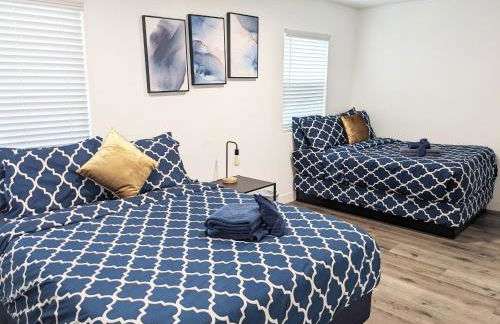 Wonderful 3 Bedroom Home Perfect for Getaway - Photo 34