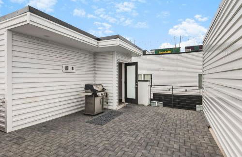 Home with Rooftop Deck & Garage, 2 miles to Downtown Broadway - Foto 43