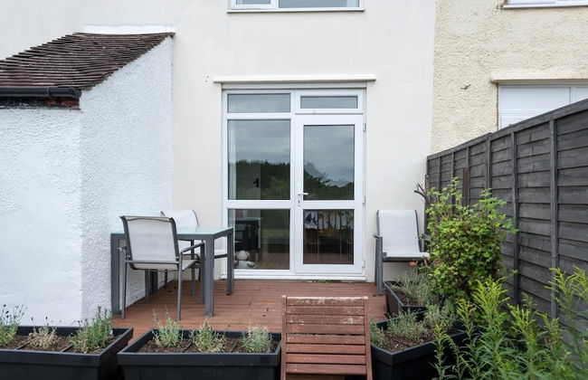 Cheerfull 3-bedroom Home With Parking Garden - Foto 27