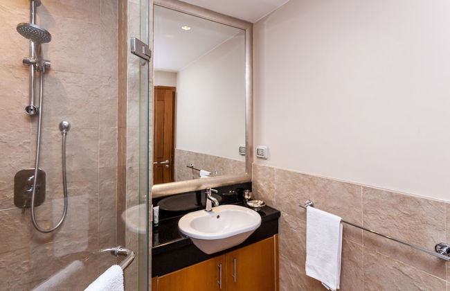 Serviced 2 Bed Skyvillas With View - Photo 9