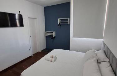 Apartamento 3 quartos no bairro Floresta, na melhor localização de BH, próximo às principais avenidas, ao lado do colégio Batista, com supermercado, farmácia e bares na esquina - Foto 1