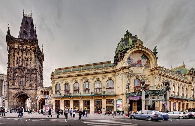 4 Arts Apartments by Adrez Living - Photo 45