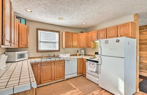 Ski-InandSki-Out Ghent Cabin with Mountain Views! - Foto 8