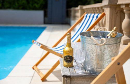 The New School Rooms - Beautiful, Georgian Apartment with Private Heated Pool and Hot Tub Sleeps 12 with Wifi and Parking near Bath - Foto 1