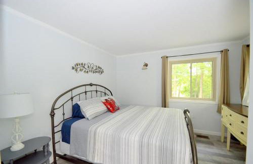 Black Bear Cabin - Fire Pit, Grill, View, Pet Friendly, Fireplace, King Bed, Wifi, Game Room - Foto 26