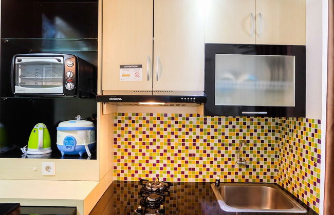 Simply 2BR with Pool View Bassura City Apartment - Foto 6