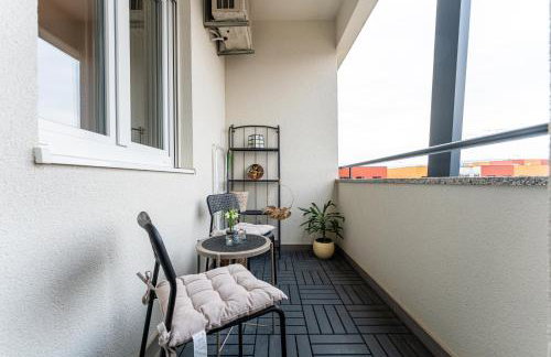 Flexible SelfCheckIns 129 - Zagreb - Garage - Loggia - Photo 3