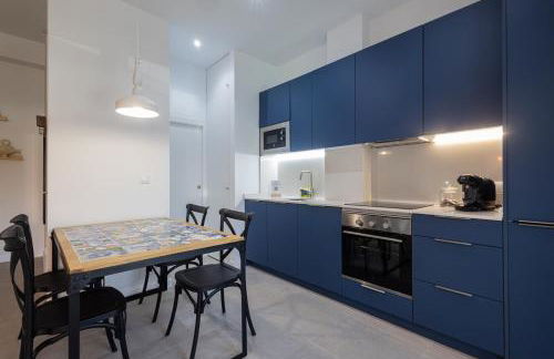 FLORIT FLATS - Stylish Valencia Ceramic Apartments with Free Bicycles by the Joaquin Sorolla Station - Photo 34