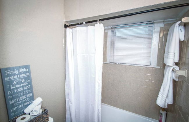 Cozy 2br/1ba Near Downtown Sleeps 8 - Foto 23