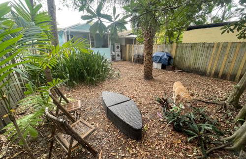 Key West Style Historic Home in Coconut Grove Florida, The Blue House - Foto 18