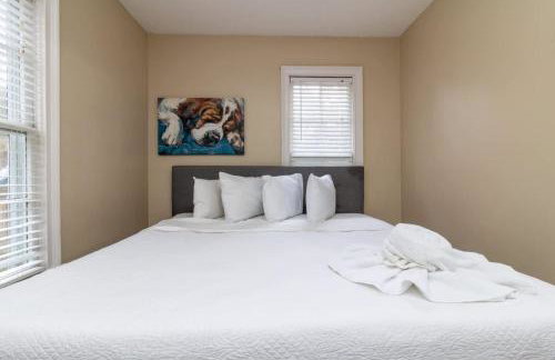 The Broadway Bungalow Walk to Riverwalk Dining! - Foto 28