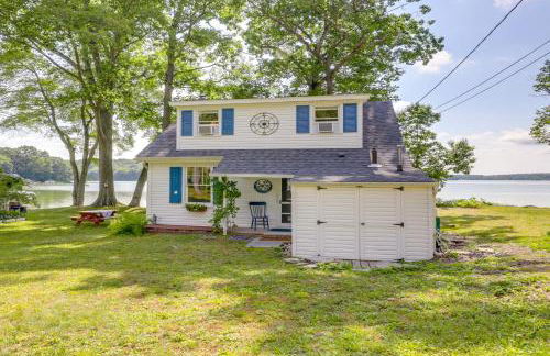 Lakefront Cottage with Covered Porch and Dock! - Foto 38