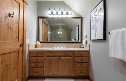 The Cottages - Ski Shuttle, Ski Valet - 3-Bedroom - Photo 36