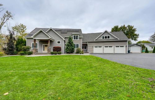 Steps From Oneida Lake Spacious Gem with Game Room! - Foto 3