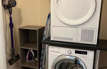 Glastonbury High Street Sanctuary- 2 BD, Sleeps 4 - Photo 24