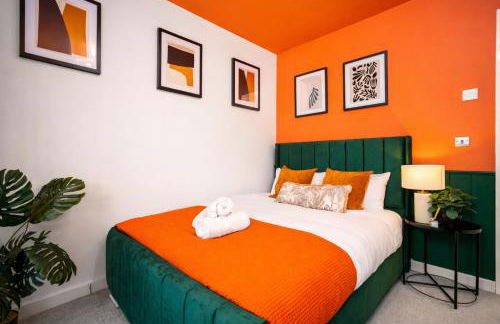 2 Bedroom House with 4 Beds, 3 Doubles & 1 Single - In Salford, 10 mins Uber from Manchester City Centre - Located in Salford close to Old Trafford, Manchester united, Trafford Park, Salford Quays & more! With Garden & Parking - By MAEVELA Manchester - Foto 15