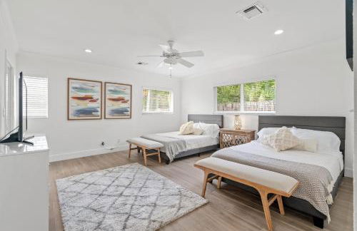 Spacious 4BR/3BA pool home, stylishly decorated - Foto 30