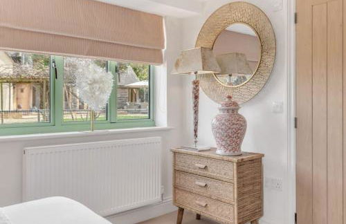 Honeysuckle Cottage - Hot Tub Packages Available - Photo 30