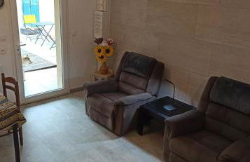 Maisonnette calme avec jardinet - Photo 6