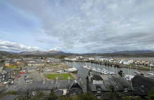 Harbour & Mountain Views, Porthmadog House, Sleeps 9, 4 Bedrooms, Two and Half Bathrooms - Photo 70
