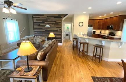 River Rock Cabin - Comfortable, Private Home with King Beds & Mountain Views - Foto 7