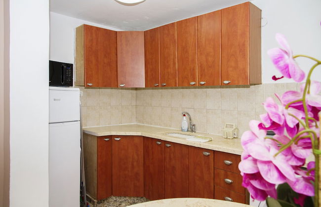 KAV Apartments - Near Assuta Korazim St - Photo 4