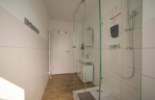 Schöne große Ferienwohnung 79m2 und 2 Bäder, Zentrumnah, 2OG - Foto 23