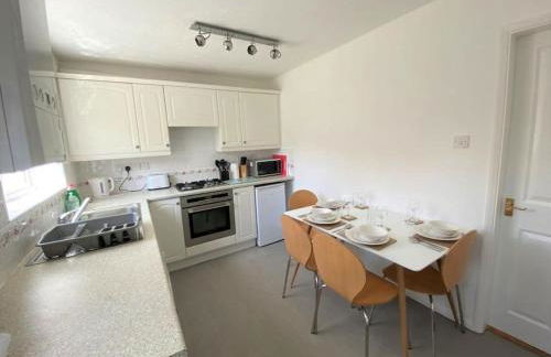 Charming Home in Wellingborough - Photo 19