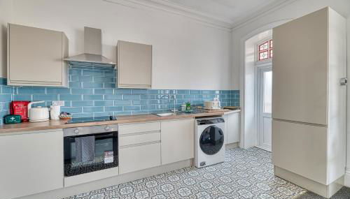 Fairhaven View by Guestz - Photo 3