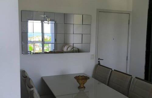 Apto Inteiro - Com roupa de cama e banho - Elevador - Garagem - Wi-fi - Vista Mar de todas as janelas e varanda - Foto 26