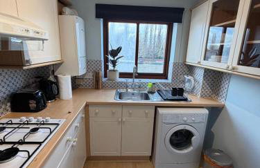 Elegant 1-Bedroom Flat With Stunning Thames views - Photo 8