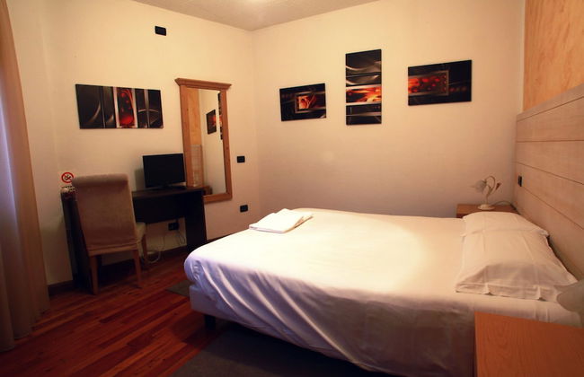 De La Tour - Photo 6