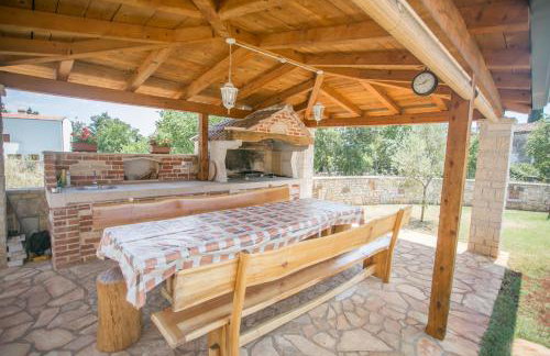 Family friendly house with a swimming pool Buici, Porec - 19720 - Photo 12