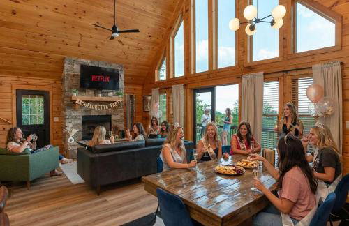 2 Cabins ~ Sleeps 22 ~ 100 Feet Apart ~ Ski in out - Foto 6